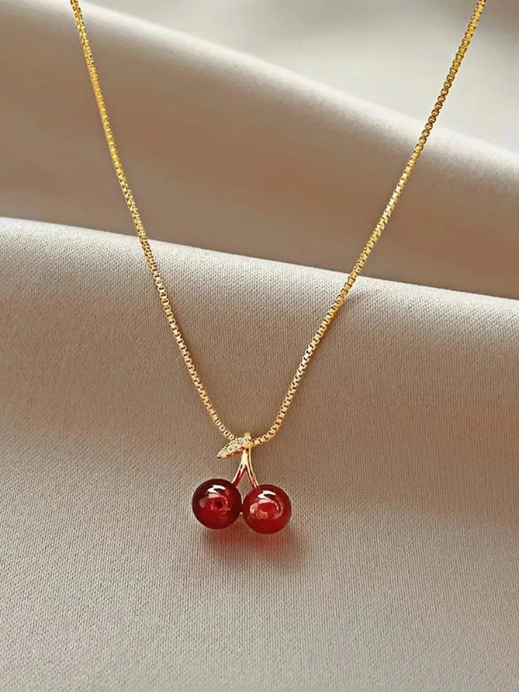 Collares con colgante de cereza roja